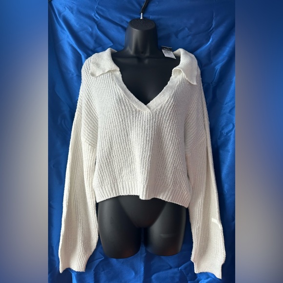 NWT Rue21 White Sweatershirt - Picture 1 of 3